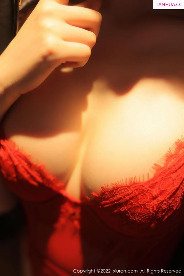 Coral 顾乔楠 [XiuRen]高清写真图 2022.10.14 No.5710 顾乔楠Cora第6张图片